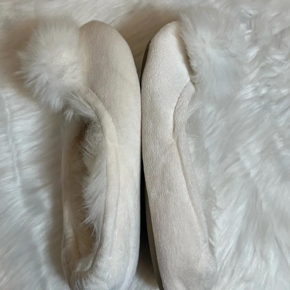 Baby & Child Restoration Hardware Cream Little Kid Pom Pom Slippers